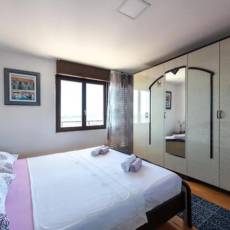 Penthouse With Private Jacuzzi And Sea View Apartament Trogir