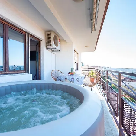 Penthouse With Private Jacuzzi And Sea View Τρογκίρ