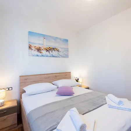 Apartment Ciovo With Beautiful View On Island Apartman *