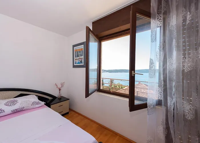Penthouse With Private Jacuzzi And Sea View Trogir