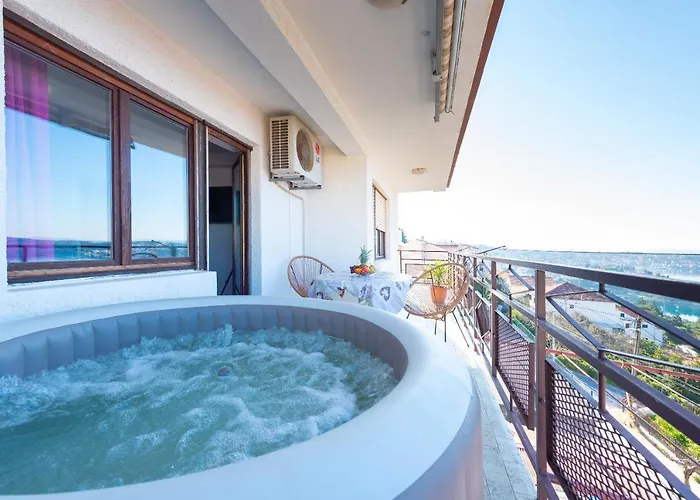 Penthouse With Private Jacuzzi And Sea View Trogir
