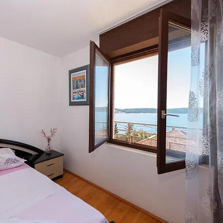 Penthouse With Private Jacuzzi And Sea View Trogir